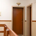 Rua Professora Virgilia Bloco A Porta N 2 1 Esq * Nazaré